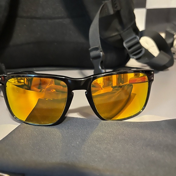 Oakley Sunglasses with Black Frame and Yellow Lenses - Picture 1 of 2